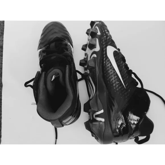 Boys Nike Alpha Menace Football Cleats Size 5.5Y Black/White